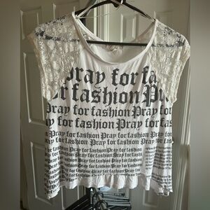 Great condition!! Forever 21 Women’s Top! Size Small